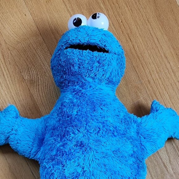 Sesame Street Cookie Monster Stuffed Animal Toy - Picture 4 of 11